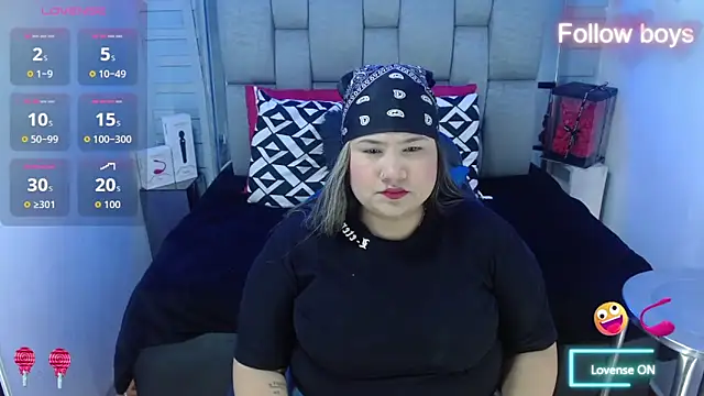 Snapshot of evelin_zaens chatting on October 19, 2025, 4:57 am evelin zaens online show from October 19, 2025, 4:57 am