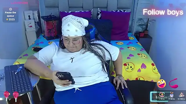 Snapshot of evelin_zaens chatting on October 26, 2025, 4:35 pm evelin zaens online show from October 26, 2025, 4:35 pm