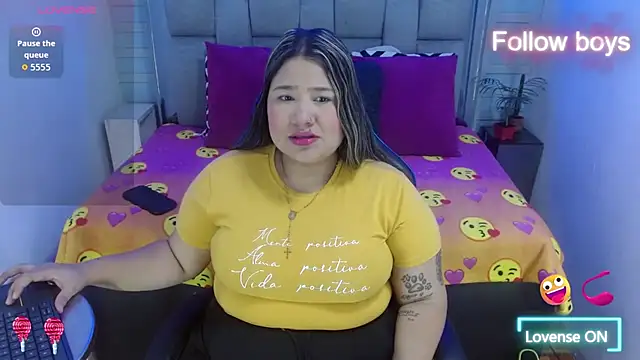 Snapshot of evelin_zaens chatting on October 30, 2025, 4:14 am evelin zaens online show from October 30, 2025, 4:14 am