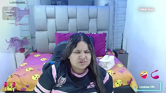 evelin zaens online show from February 19, 2026, 4:52 am