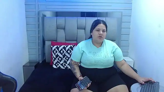 evelin zaens online show from March 26, 2026, 3:56 am