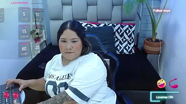 Snapshot of evelin_zaens chatting on May 2, 2026, 4:17 am evelin zaens online show from May 2, 2026, 4:17 am
