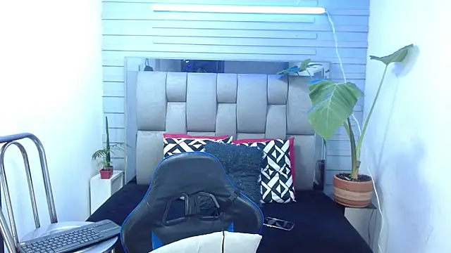 Snapshot of evelin_zaens chatting on May 3, 2026, 4:51 am evelin zaens online show from May 3, 2026, 4:51 am