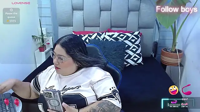 Snapshot of evelin_zaens chatting on May 4, 2026, 5:36 am evelin zaens online show from May 4, 2026, 5:36 am