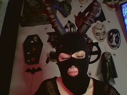 Snapshot of FeticheMacabre chatting on September 13, 2025, 5:40 am FeticheMacabre online show from September 13, 2025, 5:40 am