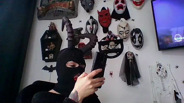 Snapshot of FeticheMacabre chatting on September 28, 2025, 5:07 pm FeticheMacabre online show from September 28, 2025, 5:07 pm