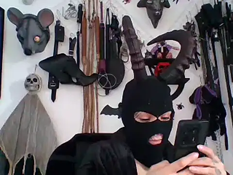 Snapshot of FeticheMacabre chatting on May 15, 2026, 2:57 pm FeticheMacabre online show from May 15, 2026, 2:57 pm