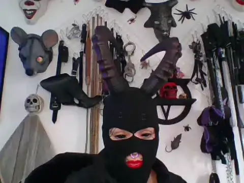 Snapshot of FeticheMacabre chatting on June 14, 2026, 5:48 pm FeticheMacabre online show from June 14, 2026, 5:48 pm