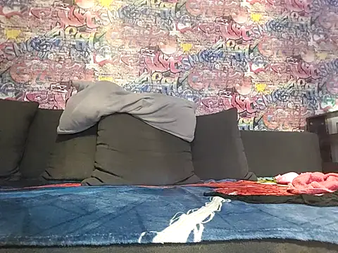 Zu Real online show from June 21, 2026, 1:08 am