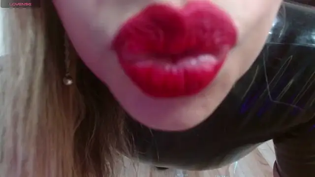 LatexDevil Blondie online show from December 9, 2024, 4:58 pm