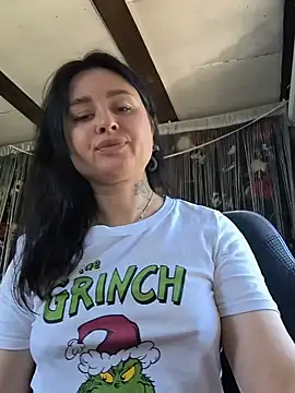 KikiXRed online show from June 14, 2026, 10:17 am