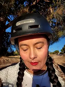 Snapshot of bellapaty chatting on October 6, 2025, 7:06 am bellapaty online show from October 6, 2025, 7:06 am