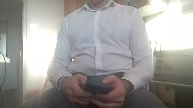 Snapshot of jouet75 chatting on March 19, 2026, 4:44 pm jouet75 online show from March 19, 2026, 4:44 pm