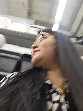 Sakura 0505 online show from April 19, 2026, 9:39 pm