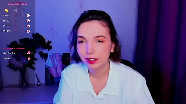 KindHazelHere  online show from October 13, 2025, 9:31 am