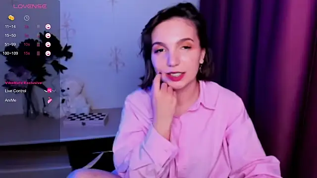 Snapshot of KindHazelHere_ chatting on November 13, 2025, 12:20 am KindHazelHere online show from November 13, 2025, 12:20 am