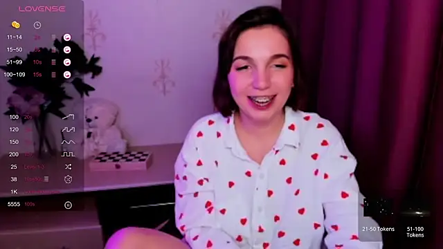 Snapshot of KindHazelHere_ chatting on November 15, 2025, 10:12 am KindHazelHere online show from November 15, 2025, 10:12 am