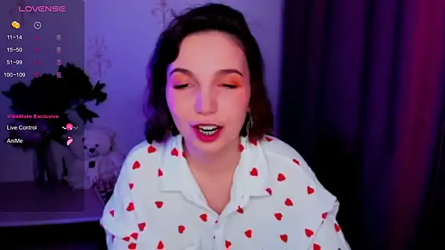 Snapshot of KindHazelHere_ chatting on November 22, 2025, 7:13 pm KindHazelHere online show from November 22, 2025, 7:13 pm