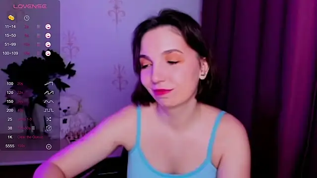 Snapshot of KindHazelHere_ chatting on November 23, 2025, 10:20 pm KindHazelHere online show from November 23, 2025, 10:20 pm