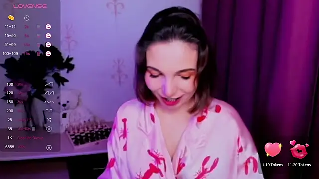 Snapshot of KindHazelHere_ chatting on November 25, 2025, 12:21 am KindHazelHere online show from November 25, 2025, 12:21 am