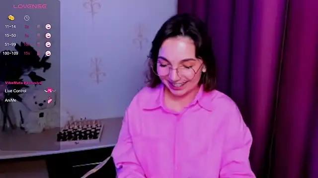 Snapshot of KindHazelHere_ chatting on November 30, 2025, 2:15 am KindHazelHere online show from November 30, 2025, 2:15 am