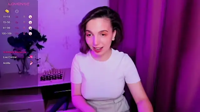 Snapshot of KindHazelHere_ chatting on December 5, 2025, 5:09 pm KindHazelHere online show from December 5, 2025, 5:09 pm