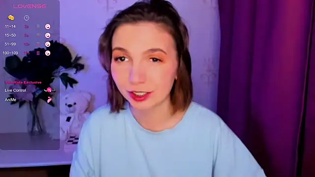 Snapshot of KindHazelHere_ chatting on January 13, 2026, 12:05 am KindHazelHere online show from January 13, 2026, 12:05 am