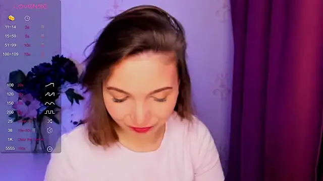 Snapshot of KindHazelHere_ chatting on January 14, 2026, 8:03 pm KindHazelHere online show from January 14, 2026, 8:03 pm