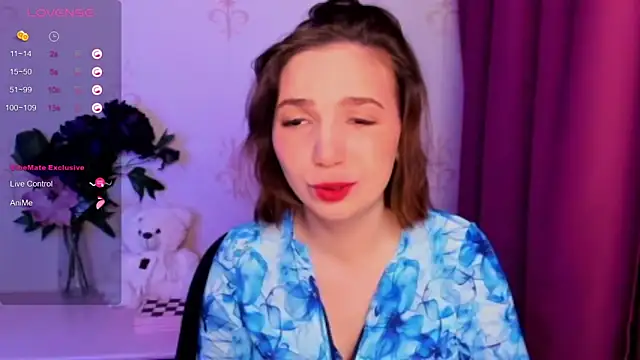 Snapshot of KindHazelHere_ chatting on January 15, 2026, 8:12 pm KindHazelHere online show from January 15, 2026, 8:12 pm