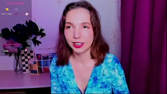 Snapshot of KindHazelHere_ chatting on July 6, 2026, 4:31 am KindHazelHere online show from July 6, 2026, 4:31 am