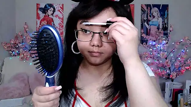 Moertomlly online show from April 7, 2026, 3:51 am