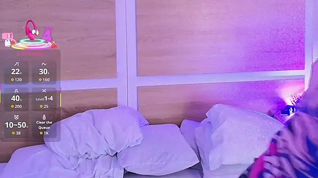  nickypurple  online show from December 15, 2025, 7:18 pm