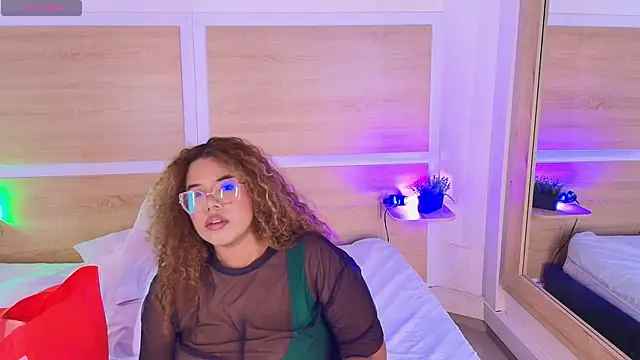  nickypurple  online show from February 11, 2026, 7:08 pm