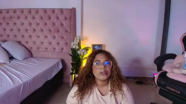  nickypurple  online show from February 21, 2026, 1:34 pm