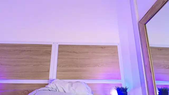  nickypurple  online show from July 8, 2026, 6:34 pm