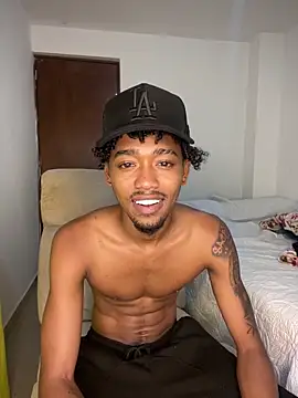 matatanlove online show from October 27, 2025, 3:32 am