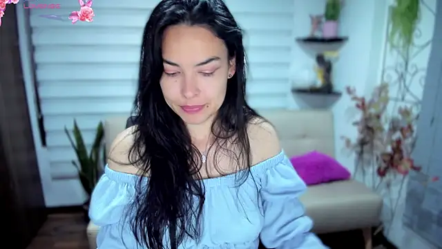 Snapshot of Lunlunera chatting on October 7, 2025, 4:20 am Lunlunera online show from October 7, 2025, 4:20 am