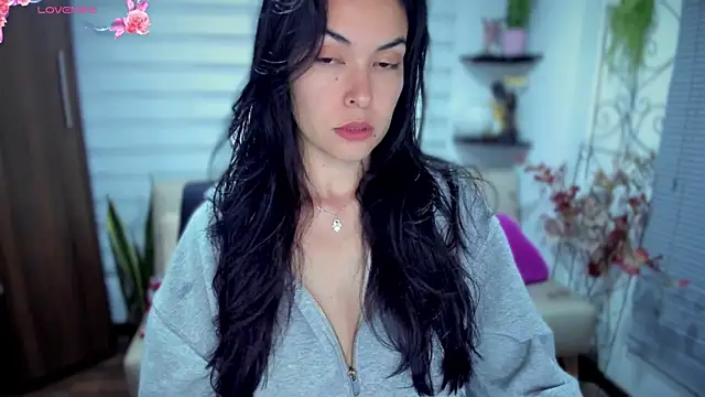 Snapshot of Lunlunera chatting on October 25, 2025, 5:04 am Lunlunera online show from October 25, 2025, 5:04 am