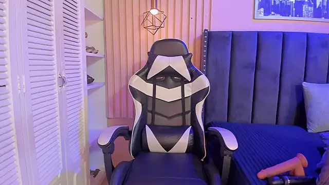 ashlye miller  online show from January 15, 2026, 4:39 am