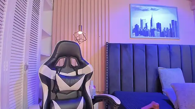 ashlye miller  online show from March 28, 2026, 4:34 am