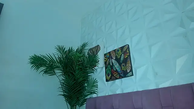 Hellen Sky online show from February 4, 2026, 7:09 pm