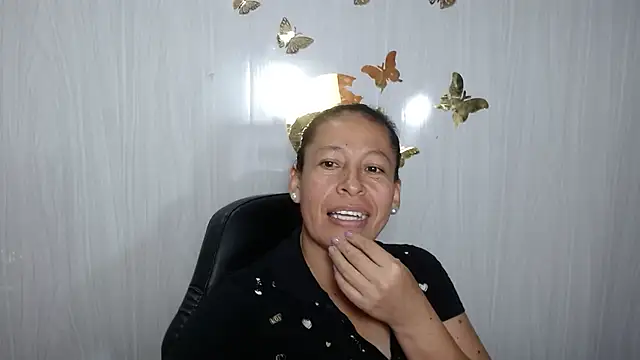 mature martina online show from March 3, 2025, 1:20 pm