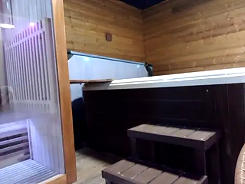 feline27 online show from October 23, 2025, 10:36 am