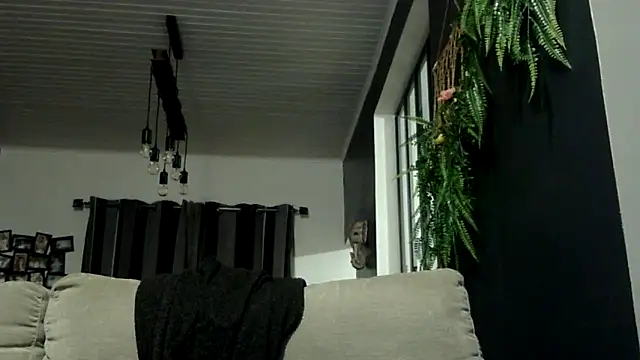 feline27 online show from November 16, 2025, 8:14 pm