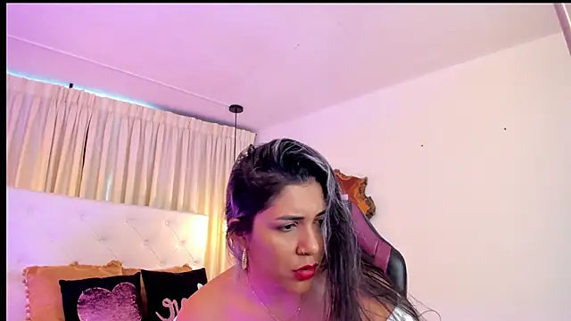 BonnieBad01 online show from October 18, 2025, 5:03 pm