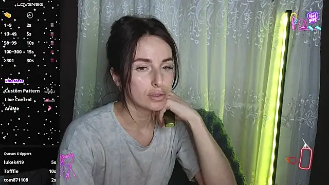 Snapshot of xx_adrihanna_xx chatting on May 9, 2026, 6:35 pm xx adrihanna xx online show from May 9, 2026, 6:35 pm