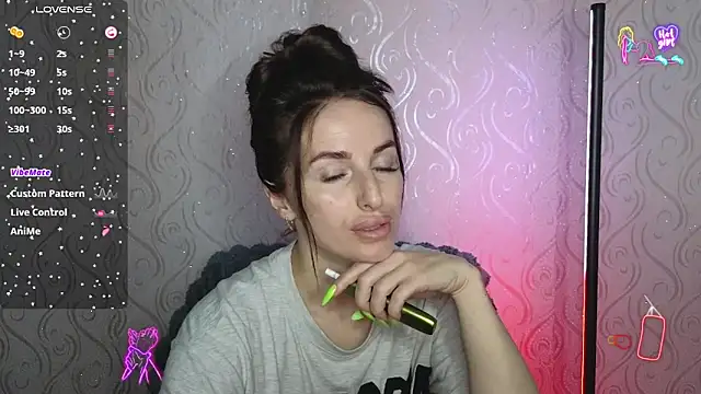 Snapshot of xx_adrihanna_xx chatting on May 13, 2026, 6:16 pm xx adrihanna xx online show from May 13, 2026, 6:16 pm
