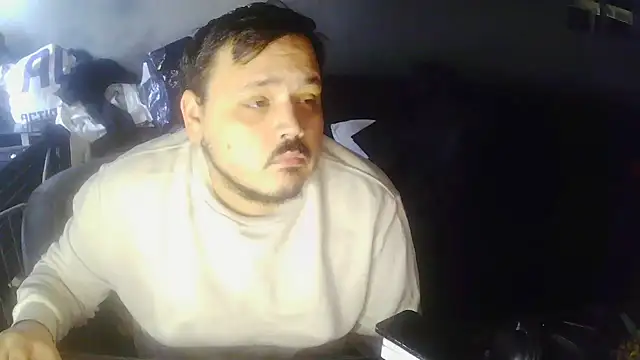 Snapshot of Bebemickey75 chatting on October 18, 2025, 12:50 pm Bebemickey75 online show from October 18, 2025, 12:50 pm