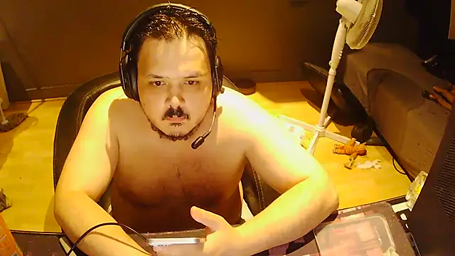 Bebemickey75 online show from May 29, 2026, 8:29 pm