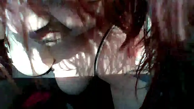 Snapshot of spundarella420 chatting on December 7, 2024, 8:16 pm spundarella420 online show from December 7, 2024, 8:16 pm